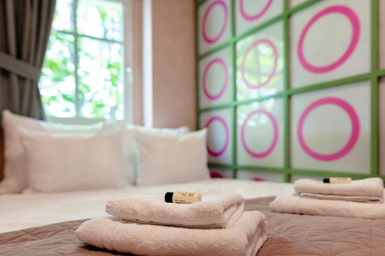 W12 Home Station - Apartement Greenpink 지엘로나구라 외부 사진