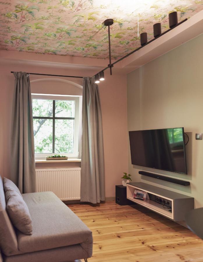 W12 Home Station - Apartement Greenpink 지엘로나구라 외부 사진