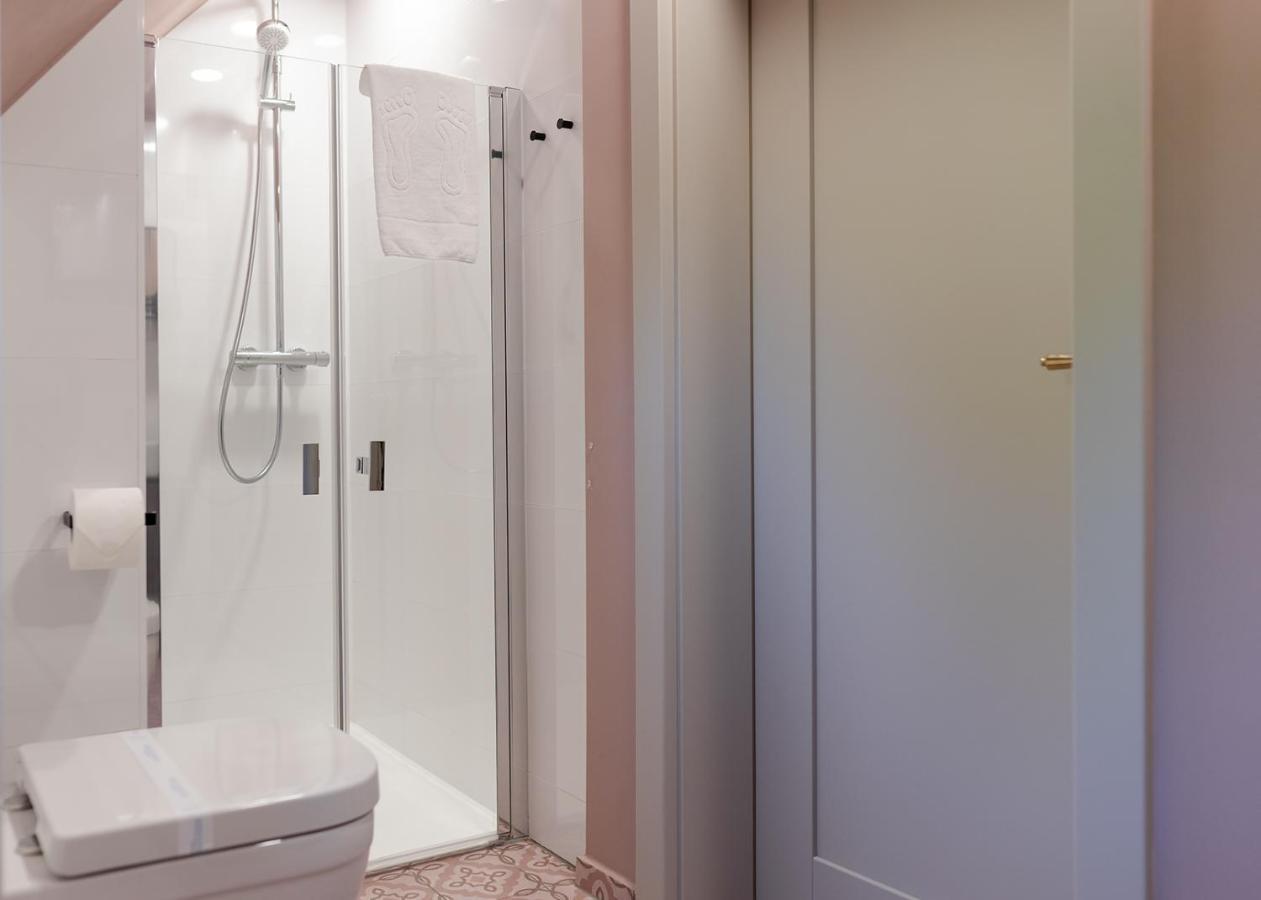 W12 Home Station - Apartement Greenpink 지엘로나구라 외부 사진